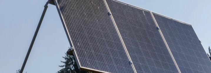 Drei Solarpaneele