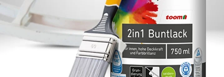 Pinsel und Farbdose