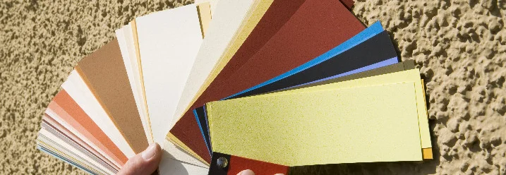 Farbmuster für Hausfassade