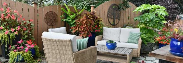 Gemütliche Sitzecke im Garten