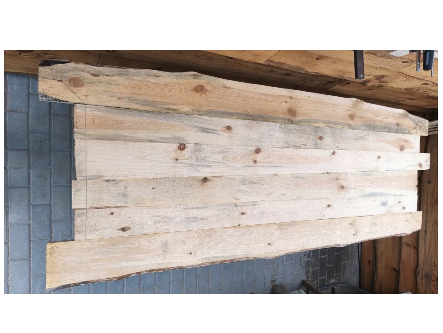 Tischplatte aus hellem Holz