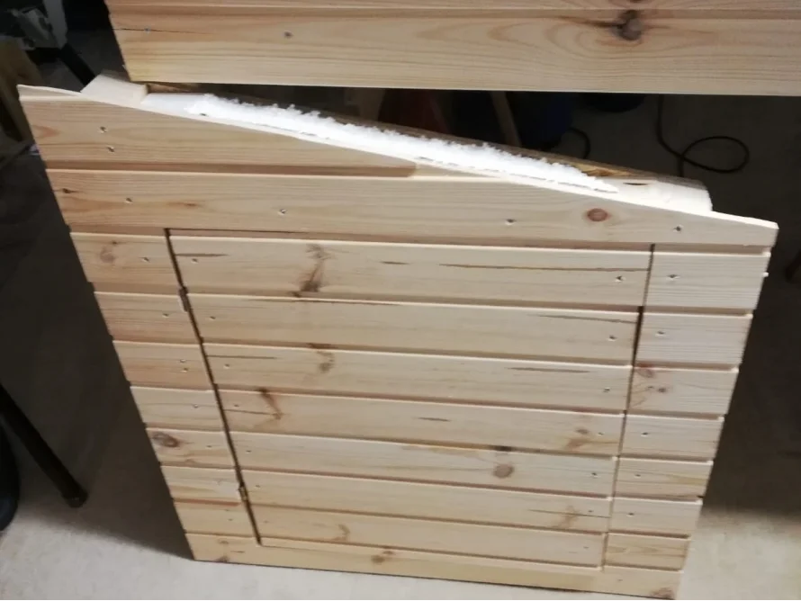 Gartenhauswand aus Holz