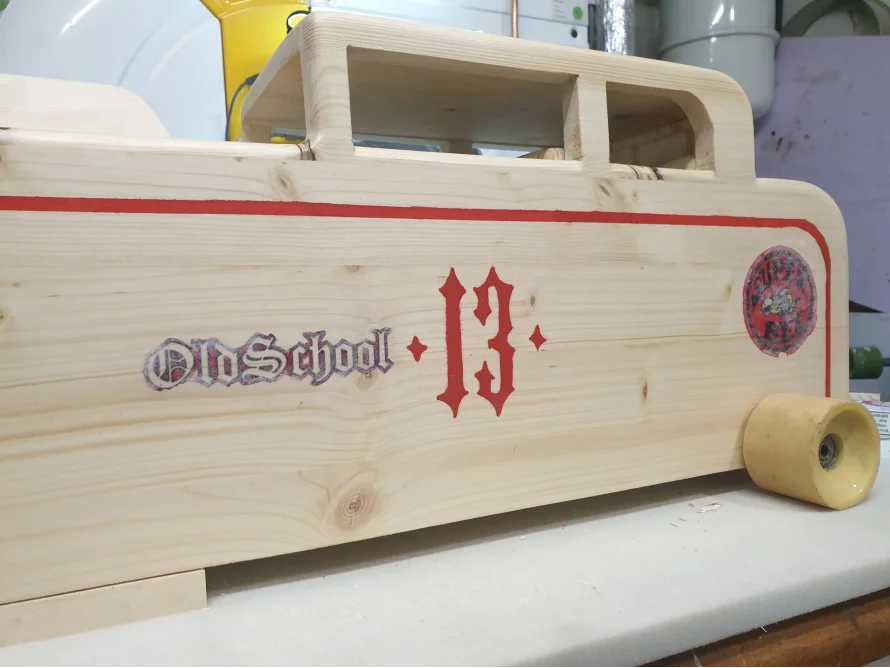 Holzspielzeugauto