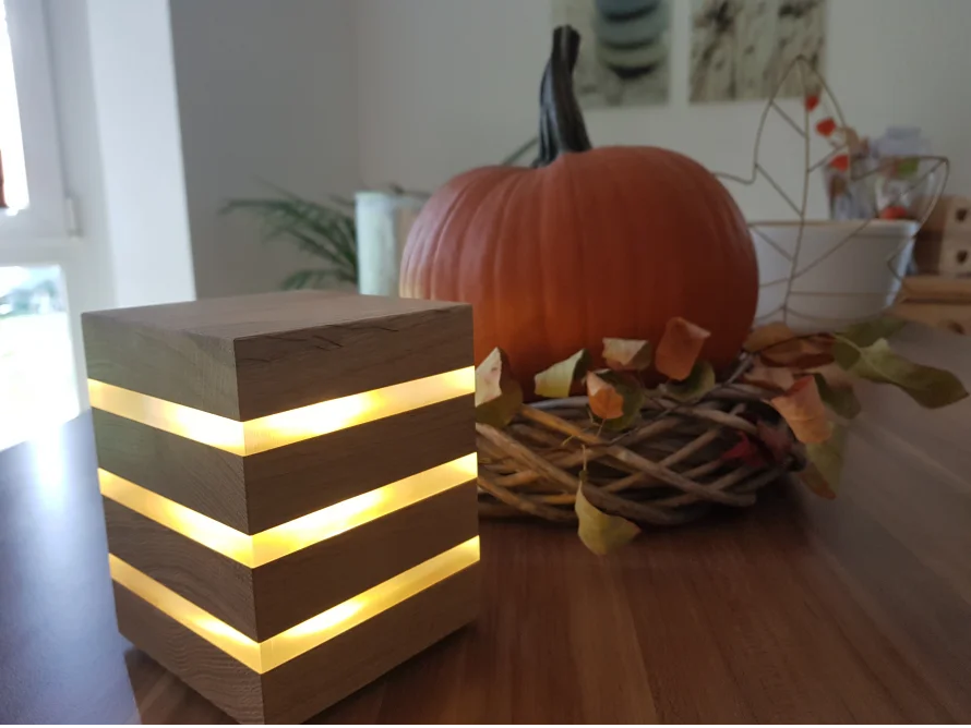 LED Eichenholzlampe