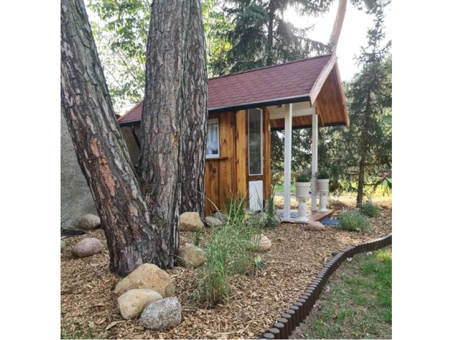 Gartenhaus aus Holz im Garten
