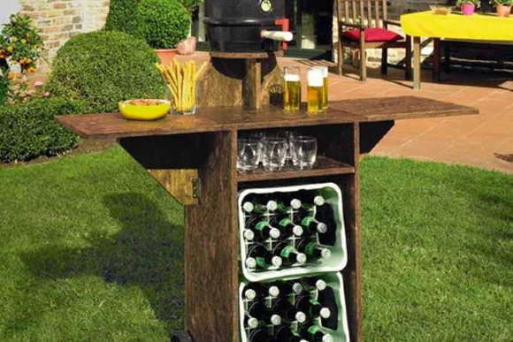 Rollbarer Getränkeschrank im Garten