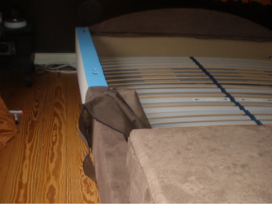Lattenrost von Bett