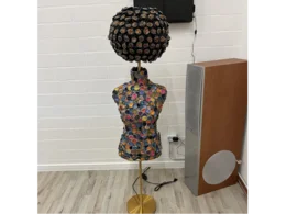 Skulptur aus Kaffeekapseln