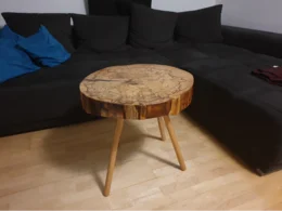 Baumscheibe als Tisch