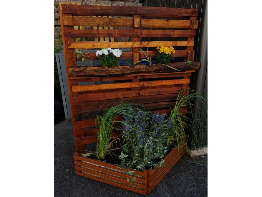 Blumenregal aus Holz