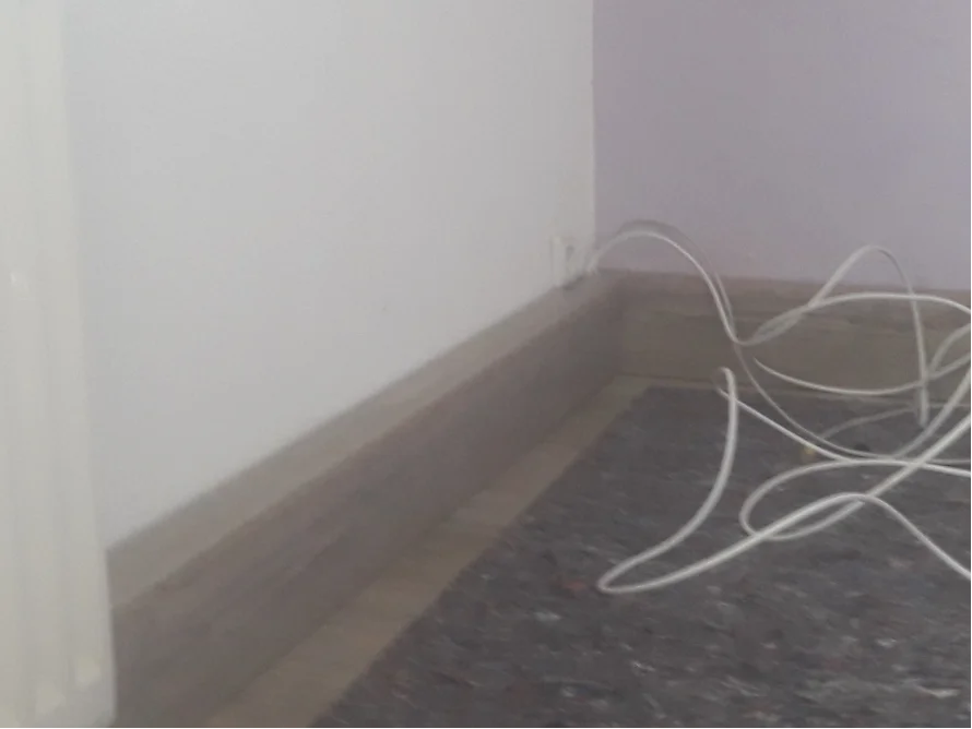 Kabel auf dem Boden