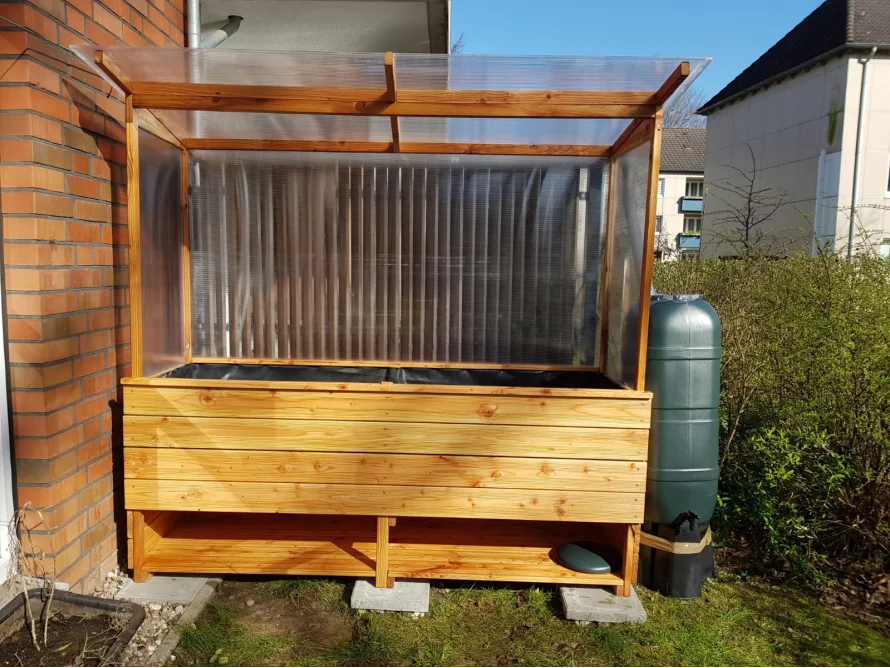 Holz-Hochbeet mit Überdachung