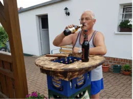 Stehtisch für Bierkästen