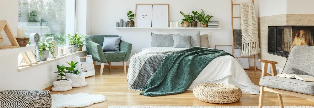 Gemütliches Schlafzimmer mit Kamin