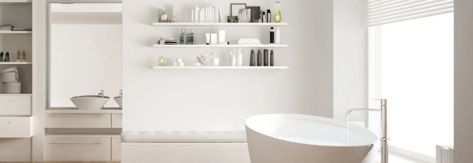 Modernes Badezimmer mit Badewanne