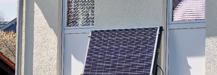 Solarpanel an Hauswand