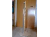 Holzkonstruktion mit Metallstange