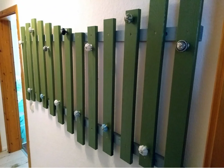 Lattenrost-Garderobe