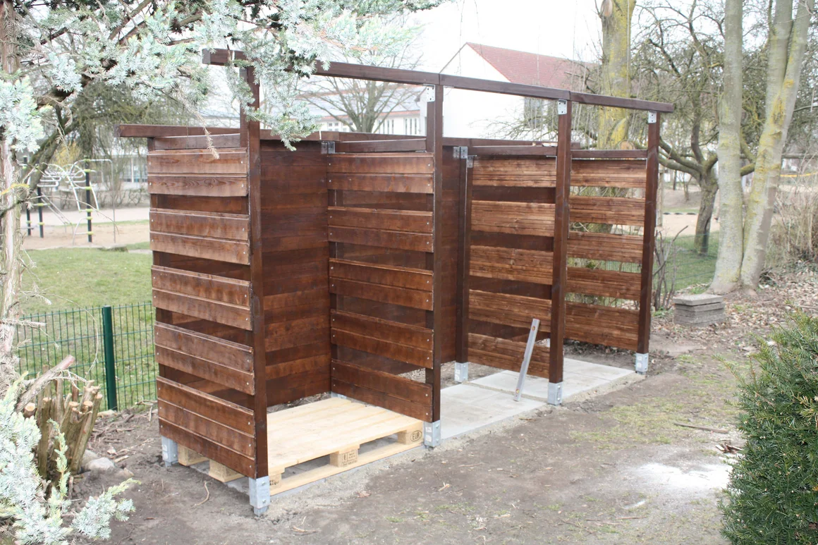Holzgerüst eines Gartenhauses
