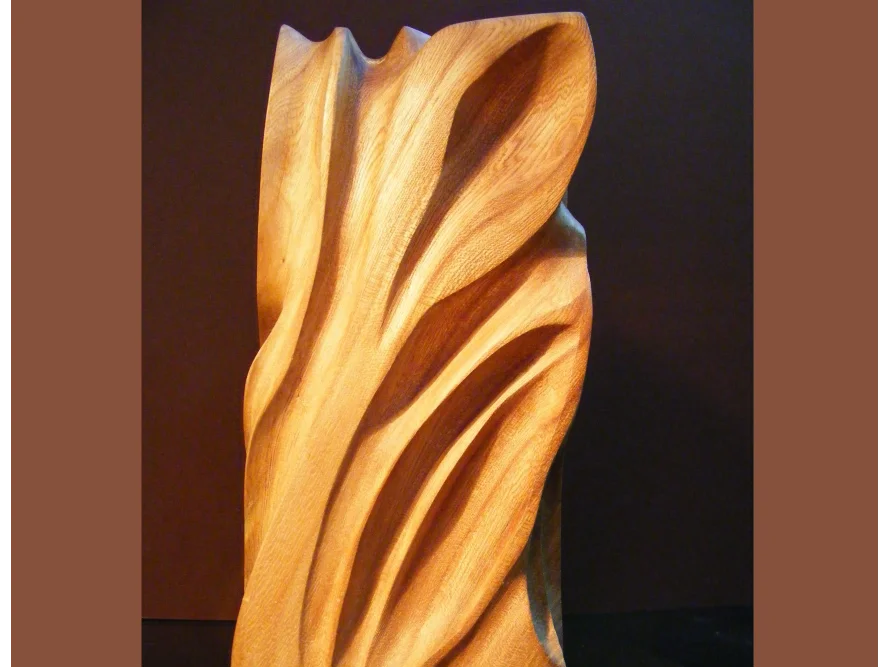 Abstrakte Holzskulptur
